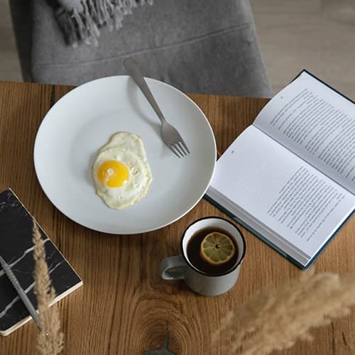 A diagnosis of multiple sclerosis (MS) can be life-altering, affecting both physical health and emotional well-being. For many, it also transforms their relationship with food. This story explores the journey of rediscovering nutrition as a source of strength, healing, and empowerment.